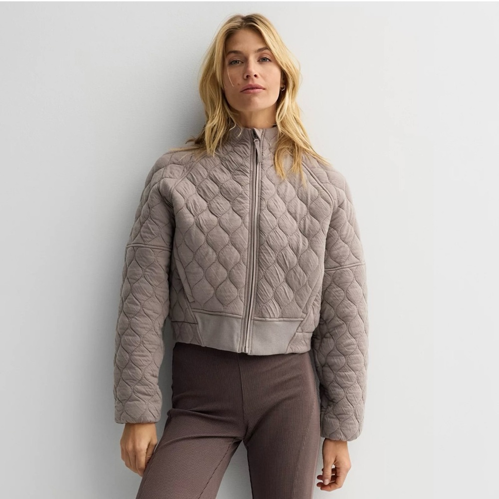 Women's FLX Cropped Quilted Jacket NWT Size XS Truffle - Picture 3 of 15
